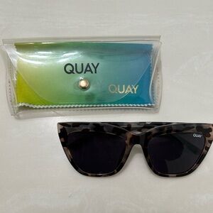 Quay Sunglasses 
Gray Tortoise Shell
Barely used, like new
